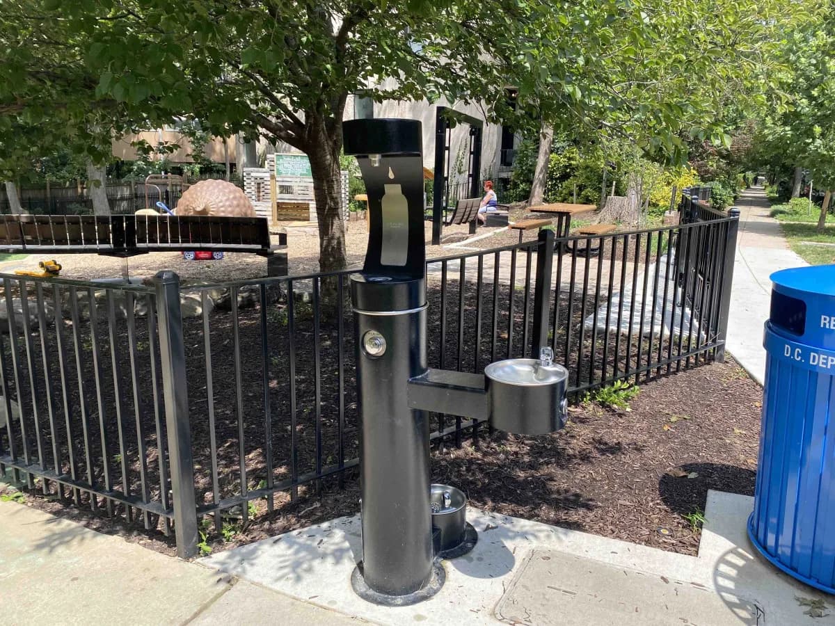 A drinking fountain on a city street in Washington, DC